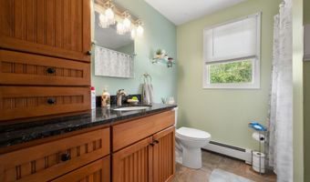 135 Liberty St 135, Clinton, CT 06413