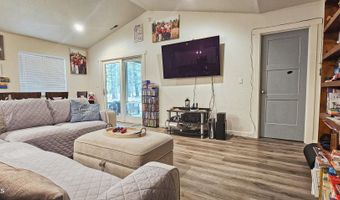 389 Hardy Loop, Bonners Ferry, ID 83805