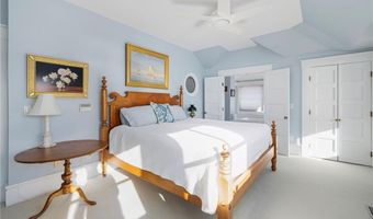 9 Hope St, Bristol, RI 02809