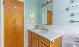 24 Glenbourne Ct, Amherst, NY 14221