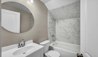 2 Riverview Pl, Cromwell, CT 06416