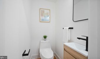 7521 9TH St NW, Washington, DC 20012