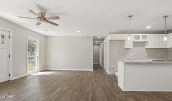 53 Bayshore Dr, Apalachicola, FL 32320