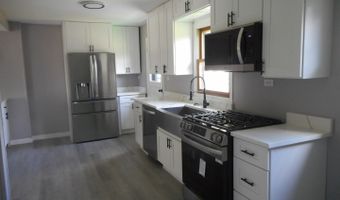 4 N327 7th Ave, Addison, IL 60101