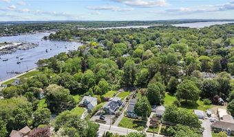 112 County Rd, Barrington, RI 02806