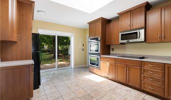 278 Green End Ave, Middletown, RI 02842
