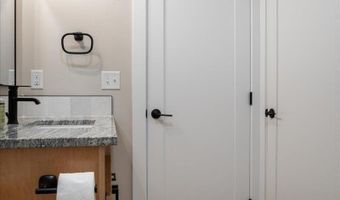 318 Lakeview Blvd, American Falls, ID 83211