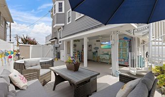 222 7TH St, Beach Haven, NJ 08008