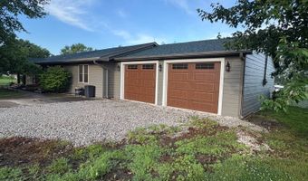 1105 Benton St, Albany, MO 64402