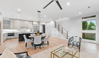 609 SW 4th St, Bentonville, AR 72712