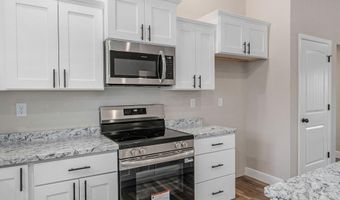 215 W Cofield St, Aurora, MO 65605