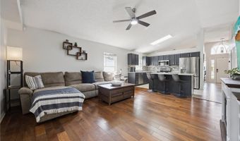 1047 ROYAL OAKS Dr, Apopka, FL 32703