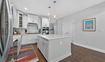 3062 N Spurway Dr, Ann Arbor, MI 48105