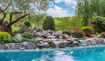 40 Hemlock Ave, Andover, NJ 07860