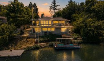 3317 Riverside Dr, Anderson, CA 96007