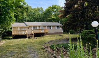 32 Shawnee Trl, Albrightsville, PA 18210