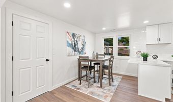 233 S Division St, Auburn, IN 46706