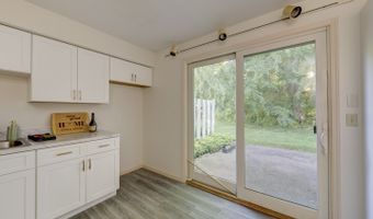 84 Founders Vlg 84, Clinton, CT 06413