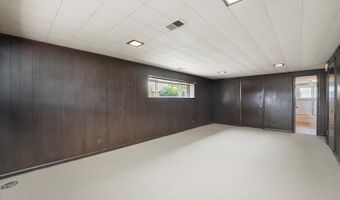 108 N May St, Addison, IL 60101