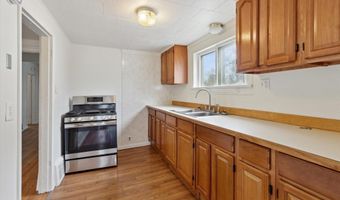 724 Bridge Ave, Alma, MI 48801