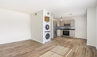 557 W GLENN Ave B-301, Auburn, AL 36830