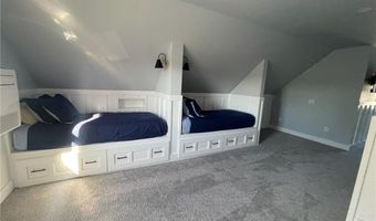 35 Annandale Rd, Newport, RI 02840