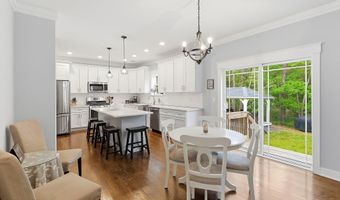 555 Egenolf Pl, Bayville, NJ 08721