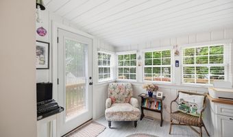 1116 N ROOSEVELT St N, Arlington, VA 22205