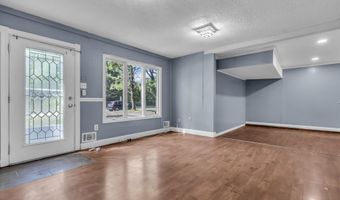 32 1st St, Barnegat, NJ 08005