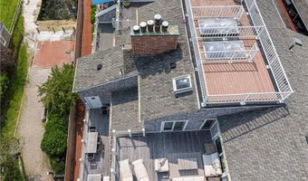 31 Coddington Wharf 24, Newport, RI 02840