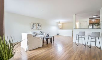 120 W Oakbrook Dr, Ann Arbor, MI 48103