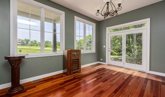 660 Birch Hollow Dr, Antioch, IL 60002