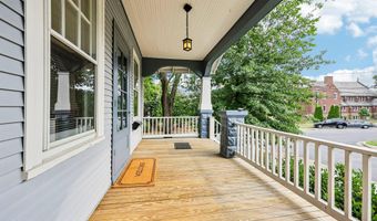526 N IVY St, Arlington, VA 22201