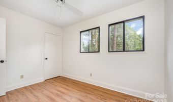 3709 Willow Point Dr, Charlotte, NC 28277