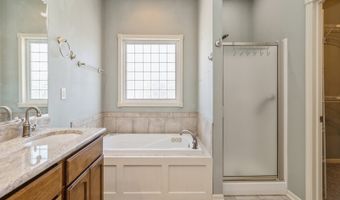 221 19th St SW, Altoona, IA 50009