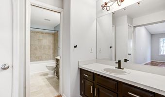 29 Encampment Dr, Bedminster, NJ 07921