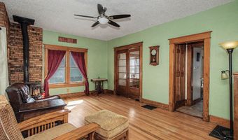 218 E 7th St, Ames, IA 50010