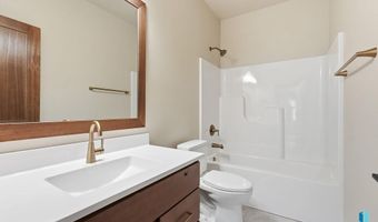 2413 E Brek St, Brandon, SD 57005