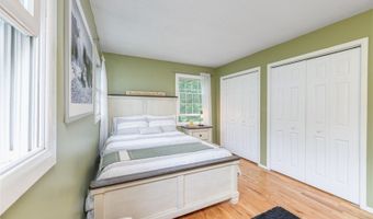 5 Emerald Dr, Alloway, NJ 07422