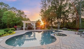 98 Fox Run Rd, Bolton, MA 01740