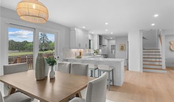 24 Perry Ave, Middletown, RI 02842