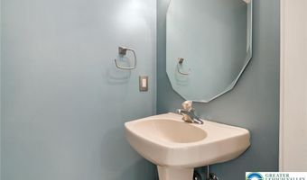 5502 Tanglewood Ln, Allentown, PA 18106