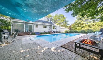 16 Iron Gate Ln, Cromwell, CT 06416