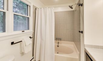4422 NEPTUNE Dr, Alexandria, VA 22309