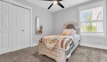 20 Hannah Lee Rd, Barnegat, NJ 08005