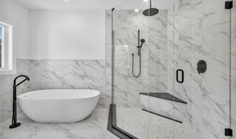 405 Club Dr W, Aurora, OH 44202