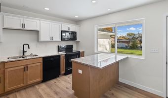 2301 Wedgewood Dr, Alton, IL 62002