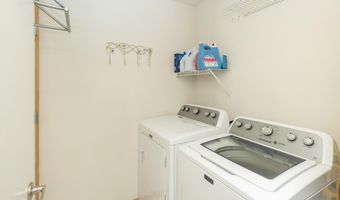 921 10th St, Altoona, IA 50009
