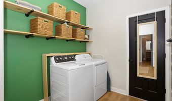 2203 Barry Dr, Adel, IA 50003