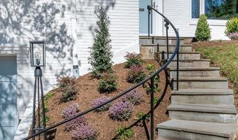 6008 BENALDER Dr, Bethesda, MD 20816